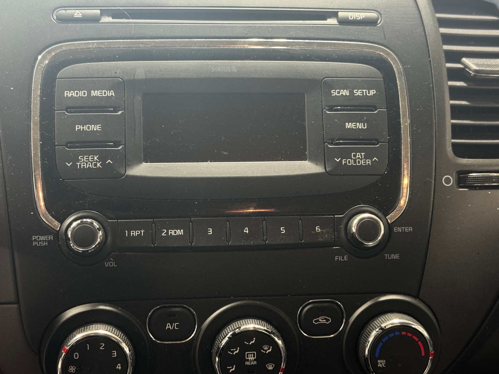 Thumbnail: 2017 Kia Forte - 4