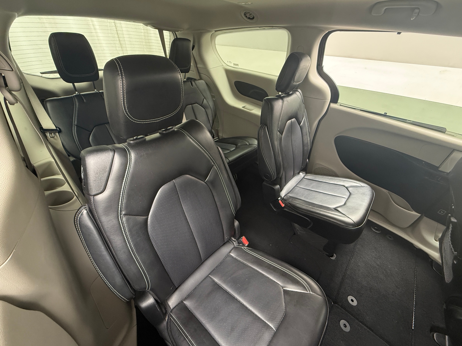 Thumbnail: 2023 Chrysler Pacifica - 5