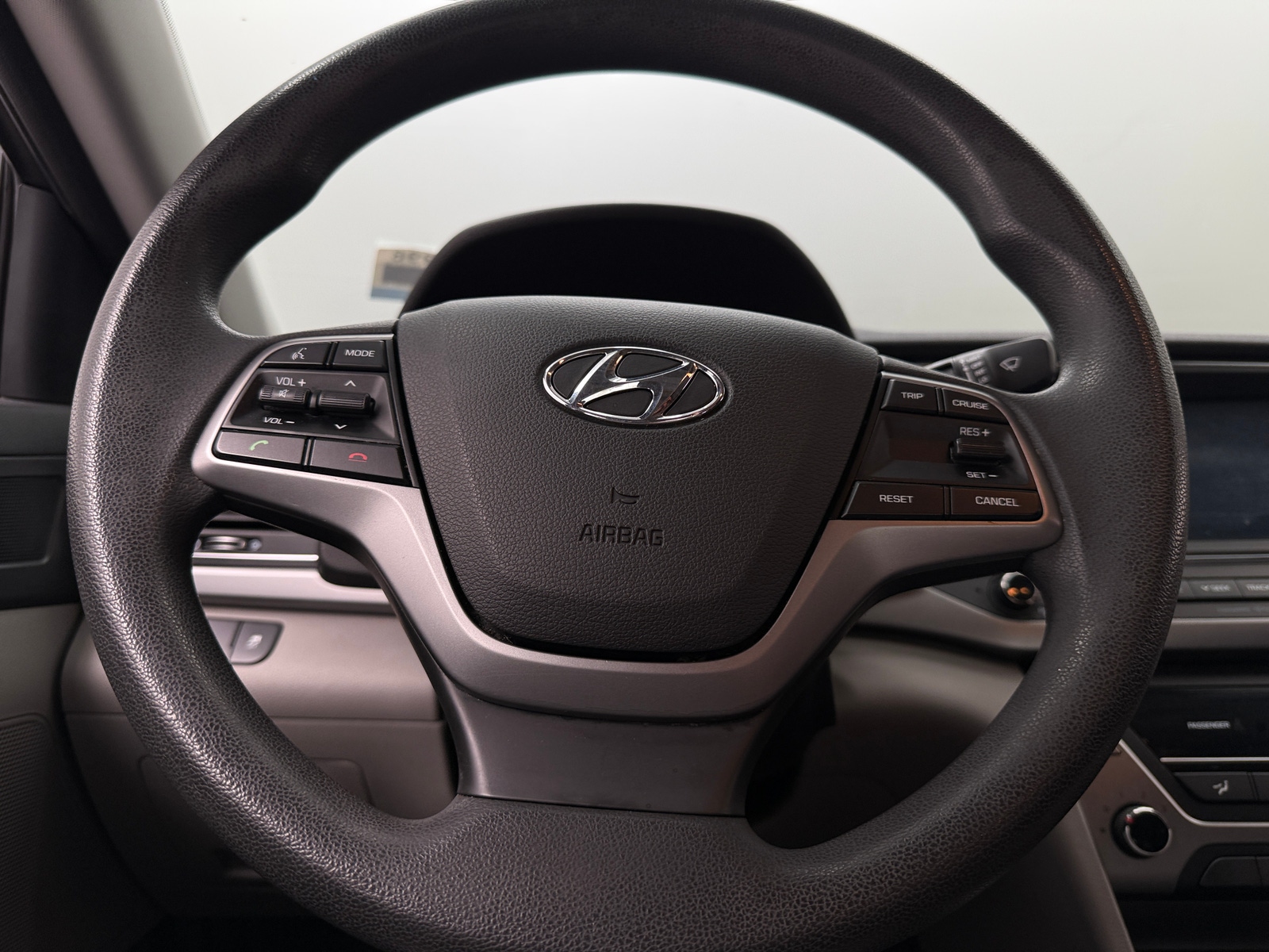 Thumbnail: 2017 Hyundai Elantra - 5