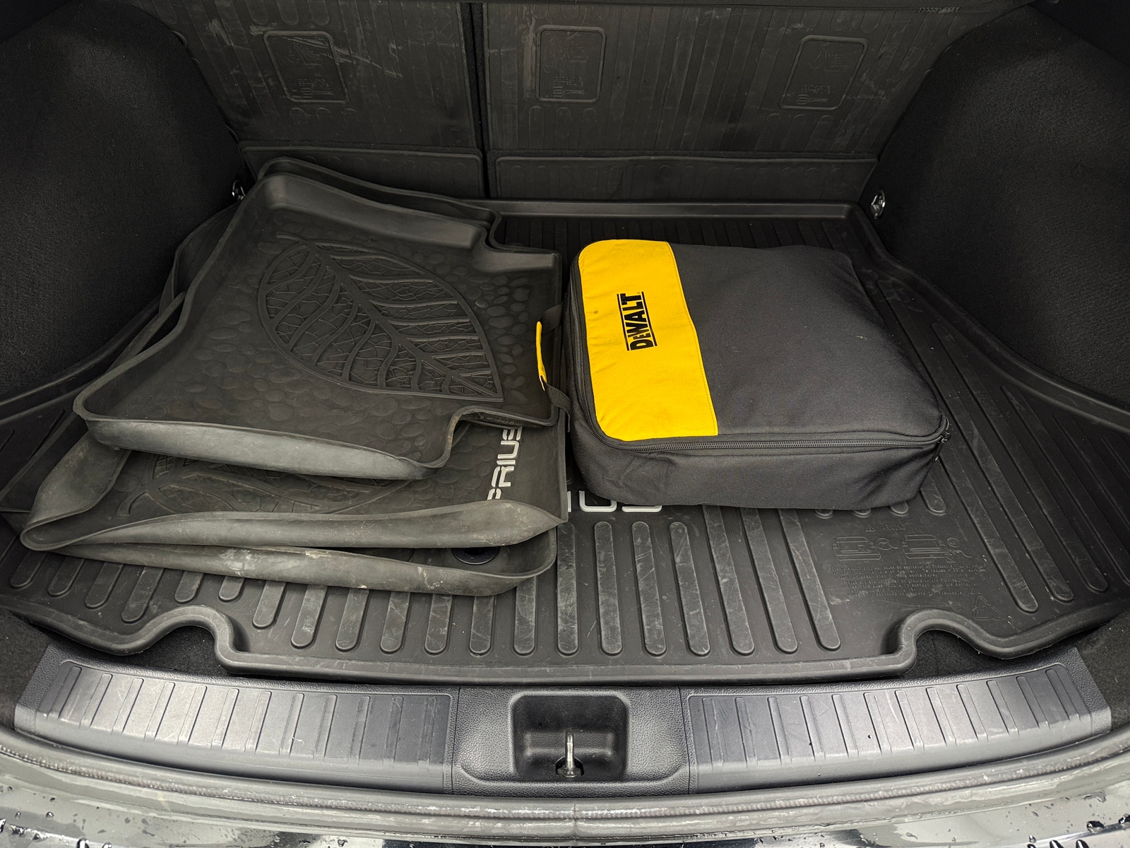 Thumbnail: 2018 Toyota Prius - 7