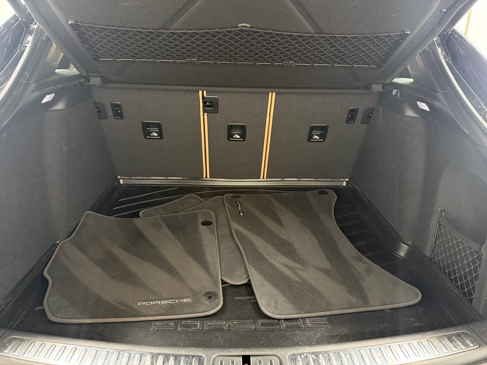 Thumbnail: 2018 Porsche Macan - 6