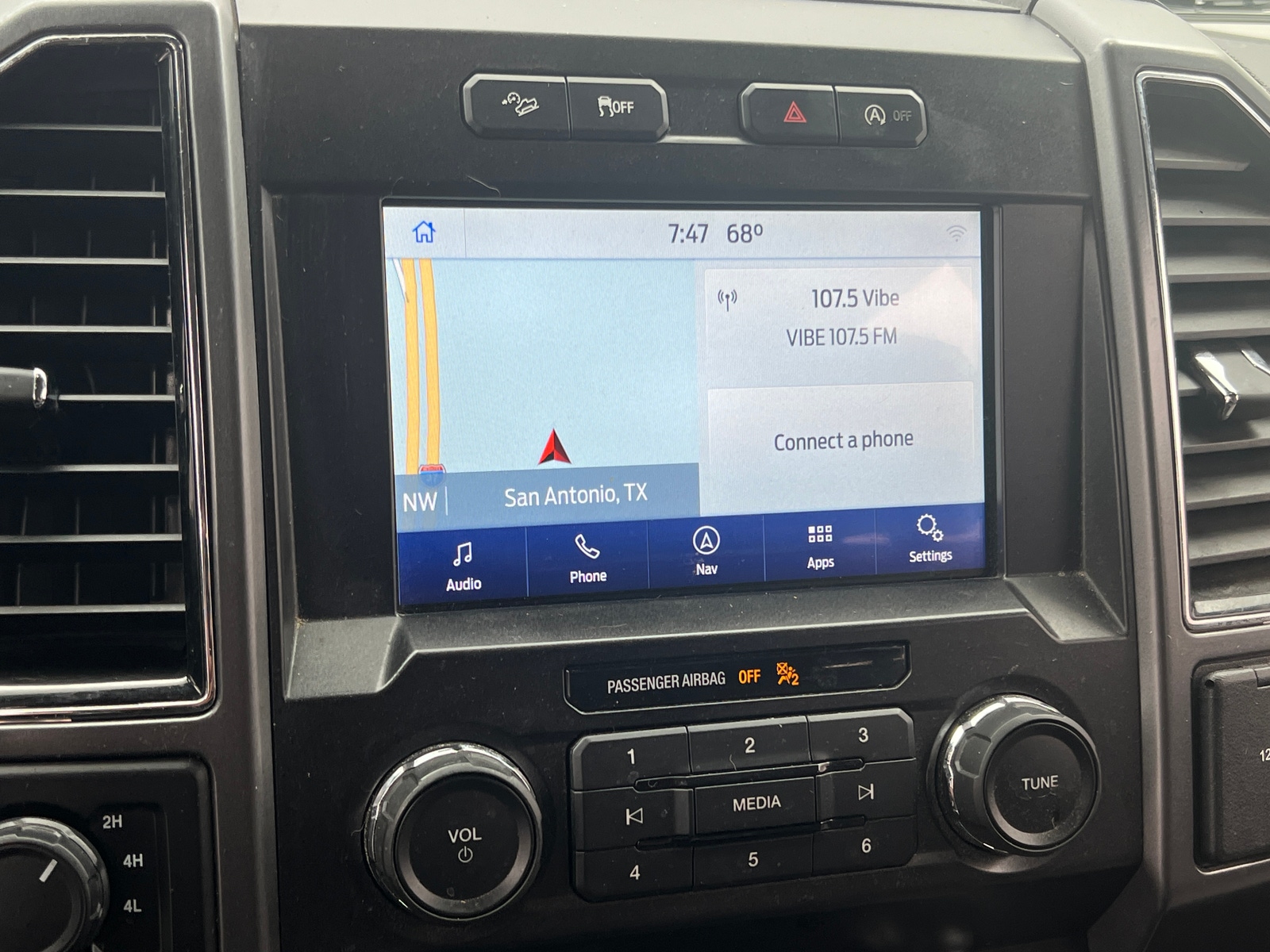 Thumbnail: 2019 Ford Econoline - 4