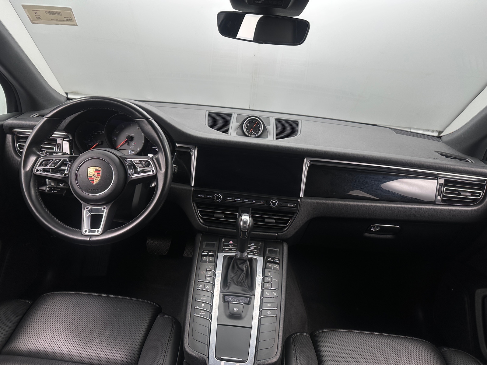 Thumbnail: 2019 Porsche Macan - 2