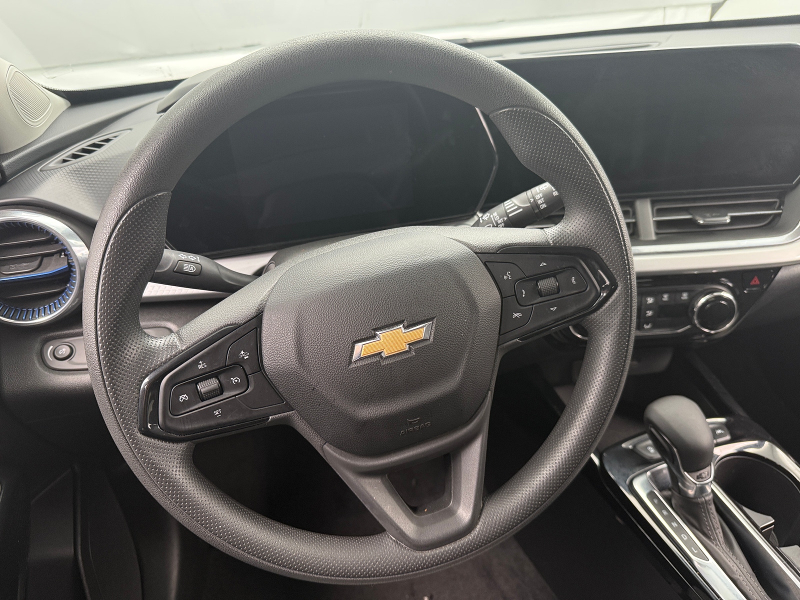 Thumbnail: 2025 Chevrolet Trax - 5