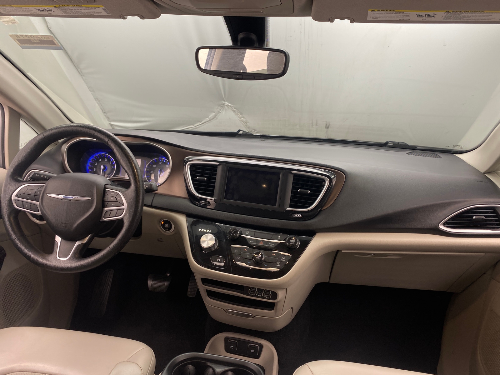 Thumbnail: 2021 Chrysler Voyager - 2