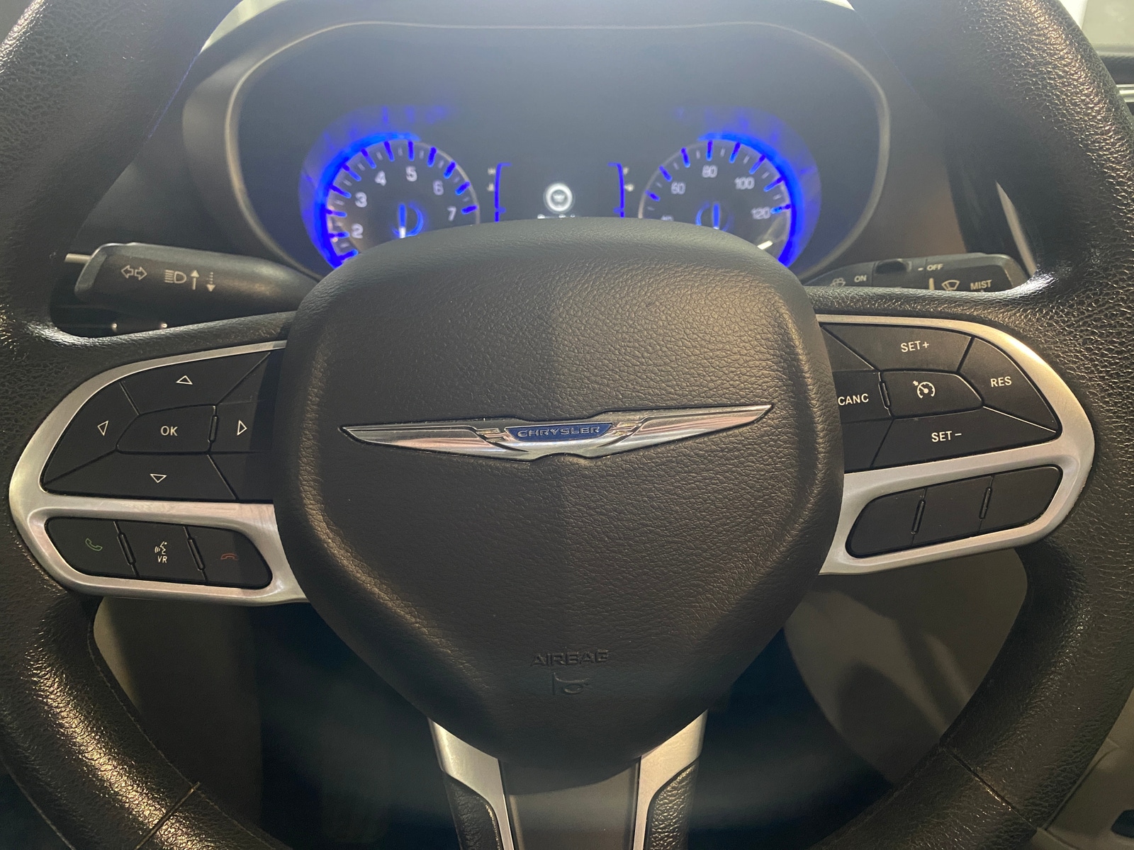 Thumbnail: 2021 Chrysler Voyager - 4