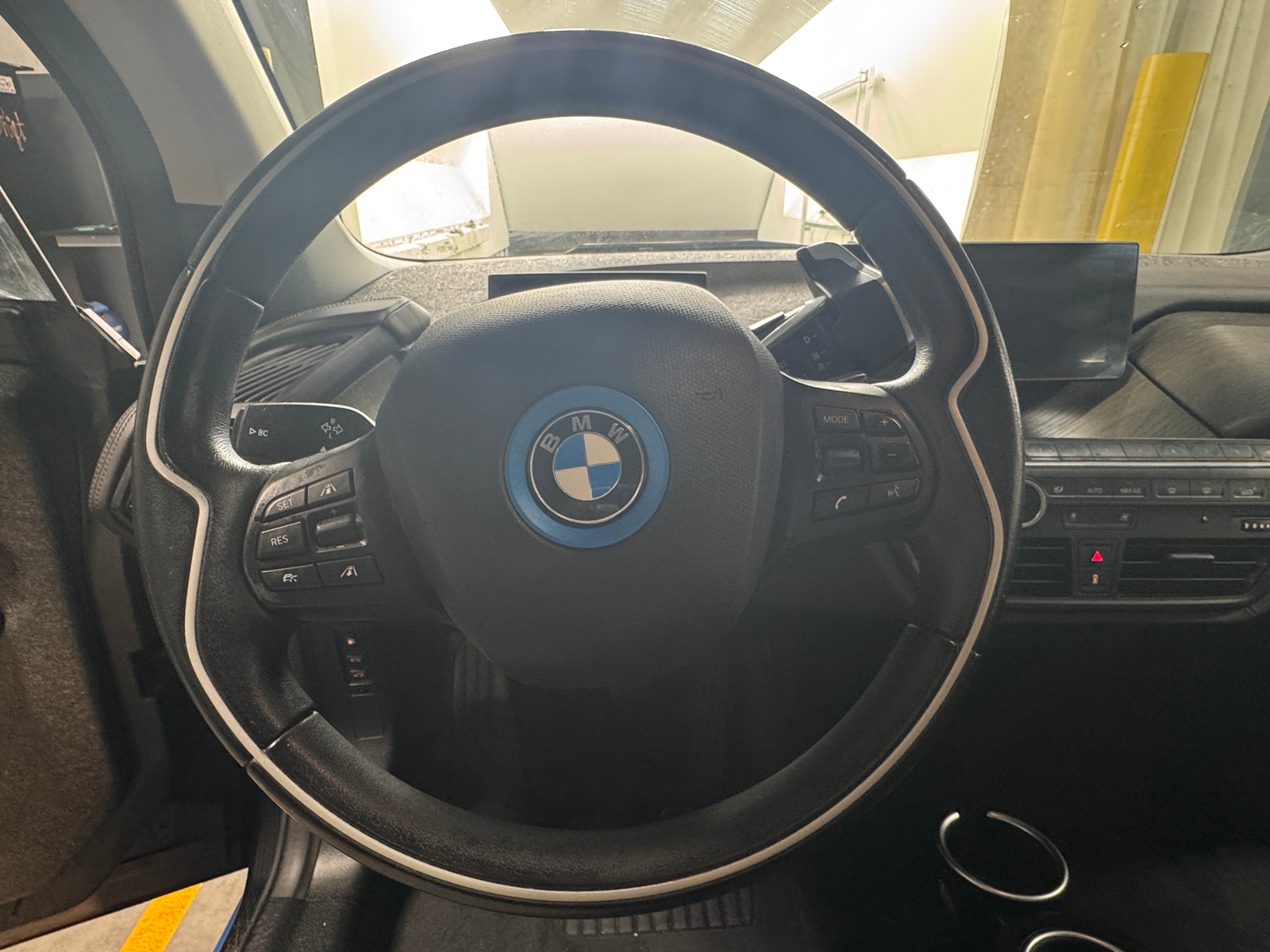 Thumbnail: 2017 BMW i3 - 4