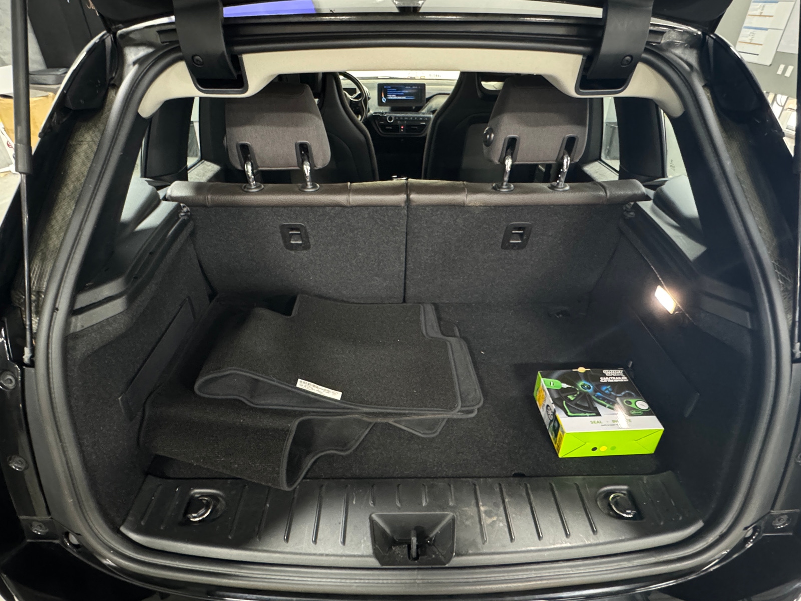 Thumbnail: 2017 BMW i3 - 6