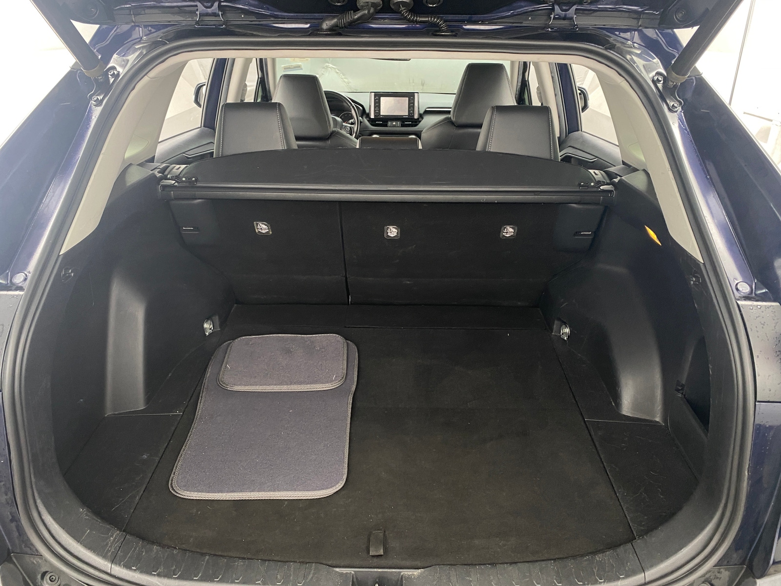 Thumbnail: 2020 Toyota RAV4 - 6