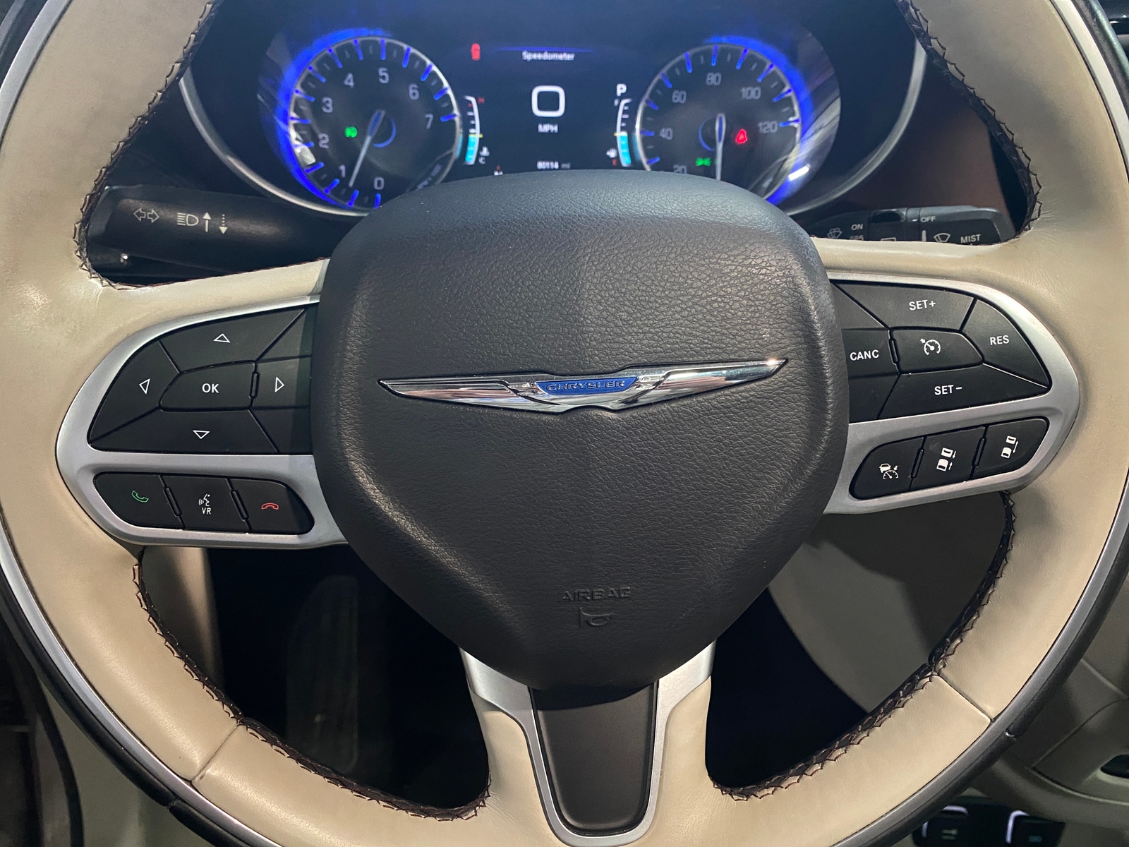 Thumbnail: 2018 Chrysler Pacifica - 4