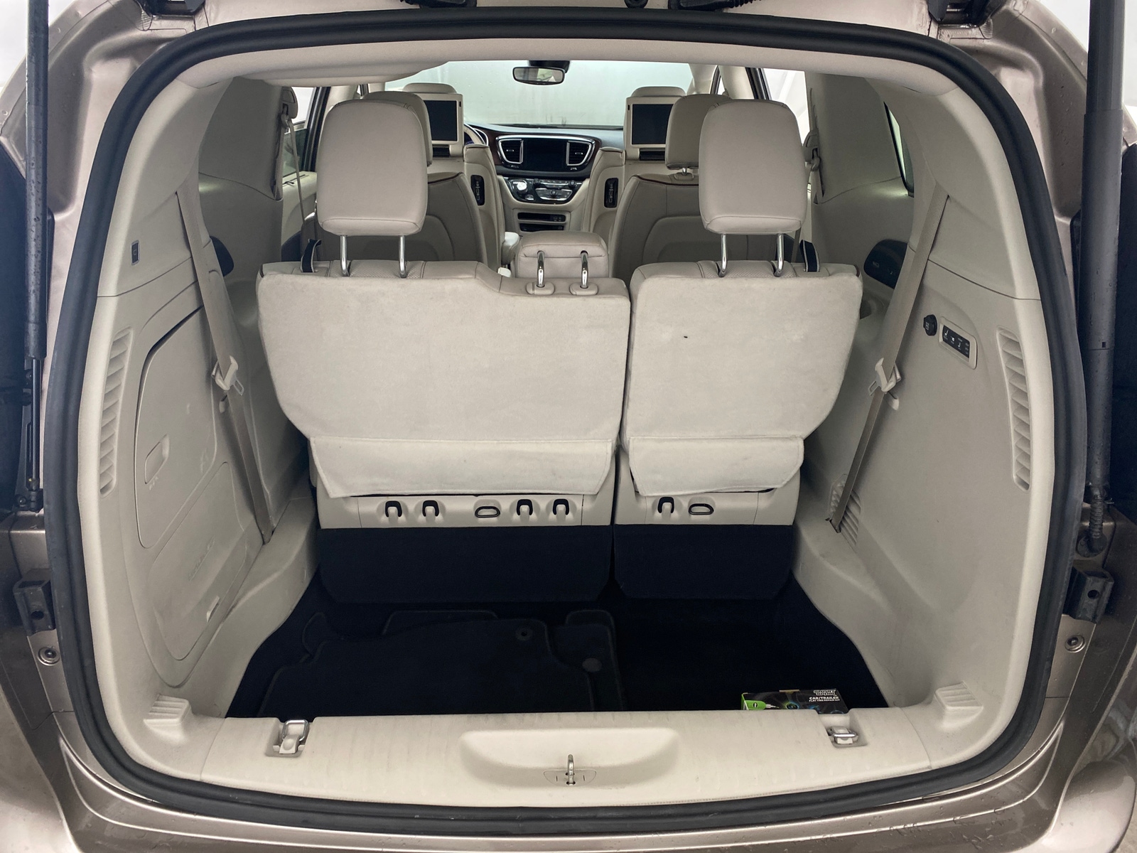 Thumbnail: 2018 Chrysler Pacifica - 6