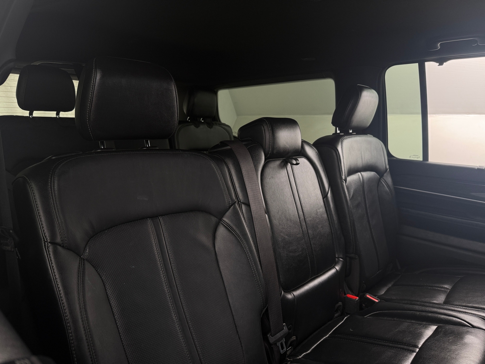 Thumbnail: 2022 Jeep Wagoneer - 5