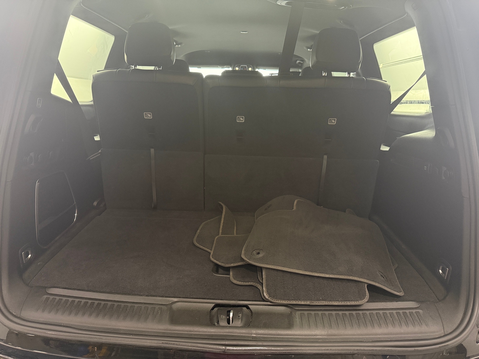 Thumbnail: 2022 Jeep Wagoneer - 6