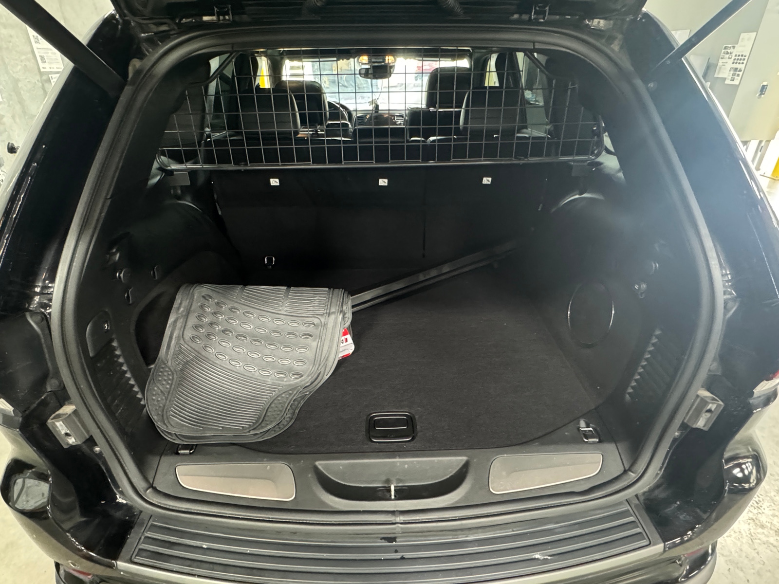 Thumbnail: 2019 Jeep Grand Cherokee - 6