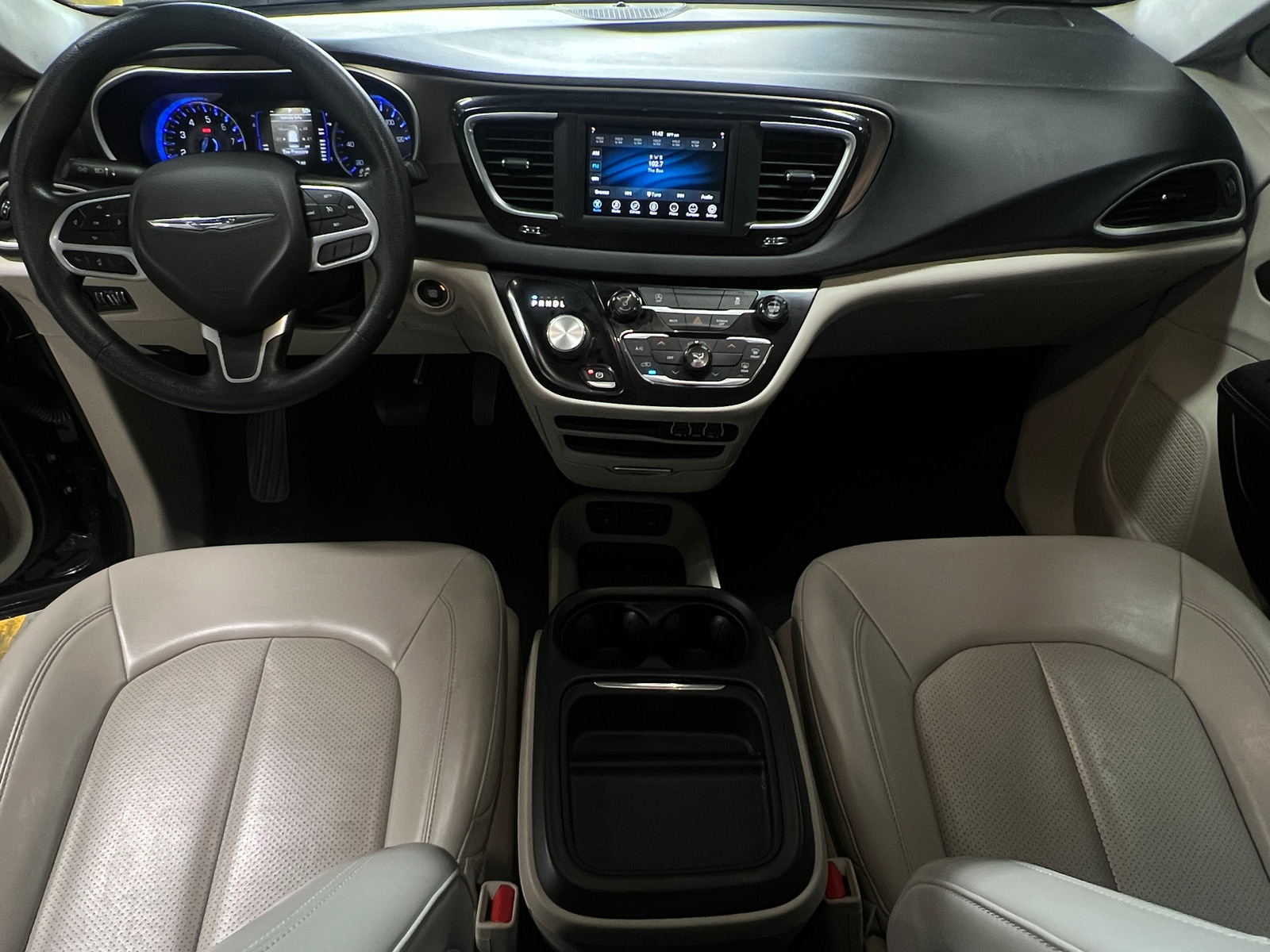 Thumbnail: 2021 Chrysler Voyager - 2