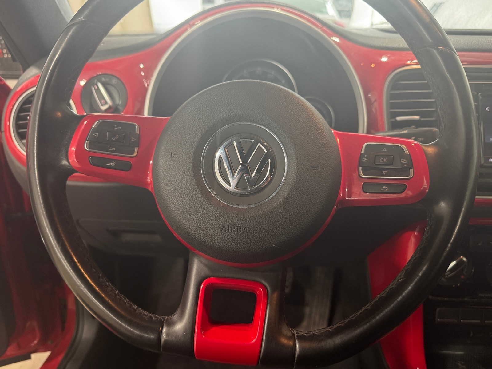 Thumbnail: 2017 Volkswagen Beetle - 5