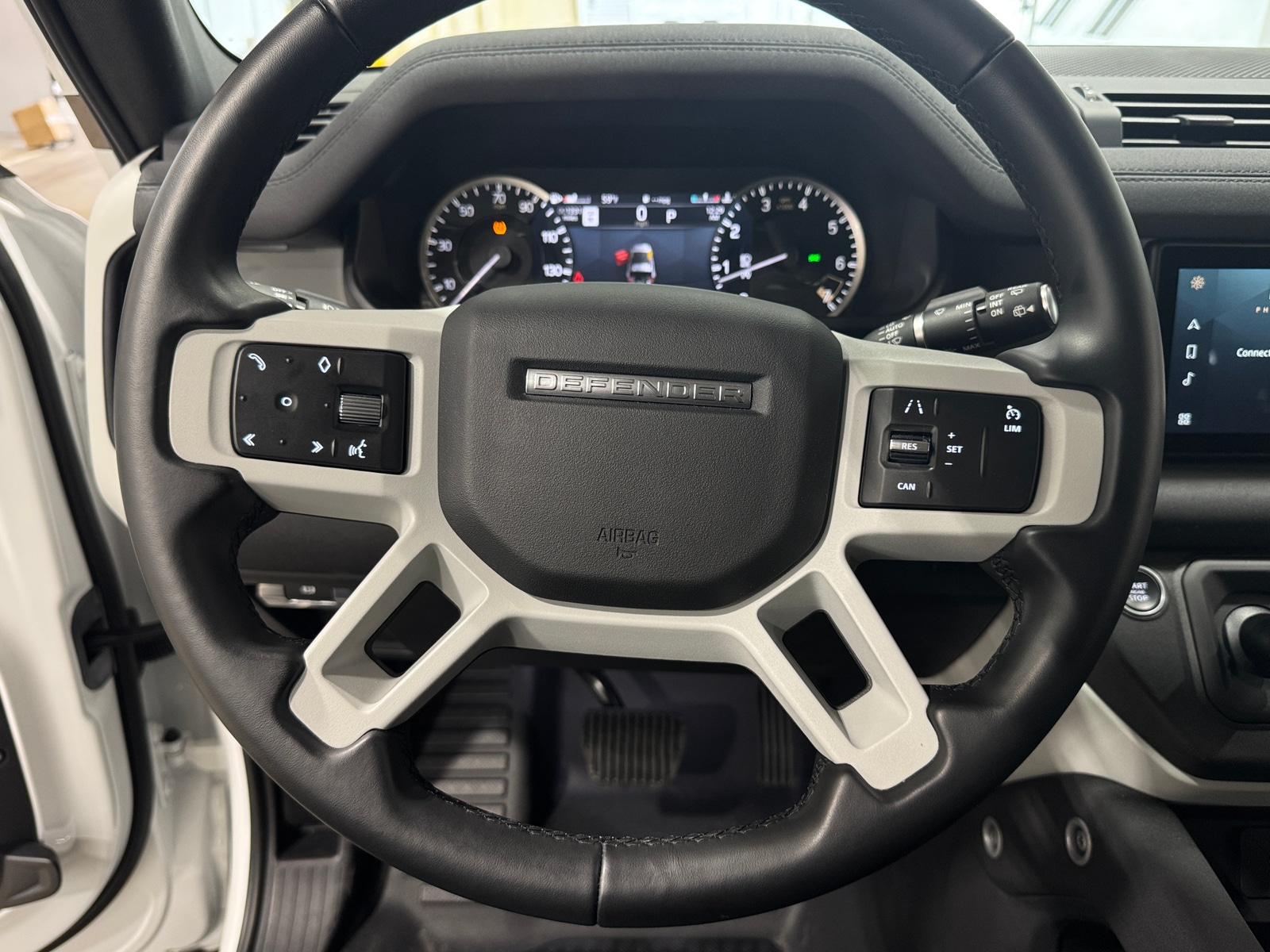 Thumbnail: 2023 Land Rover Defender - 4