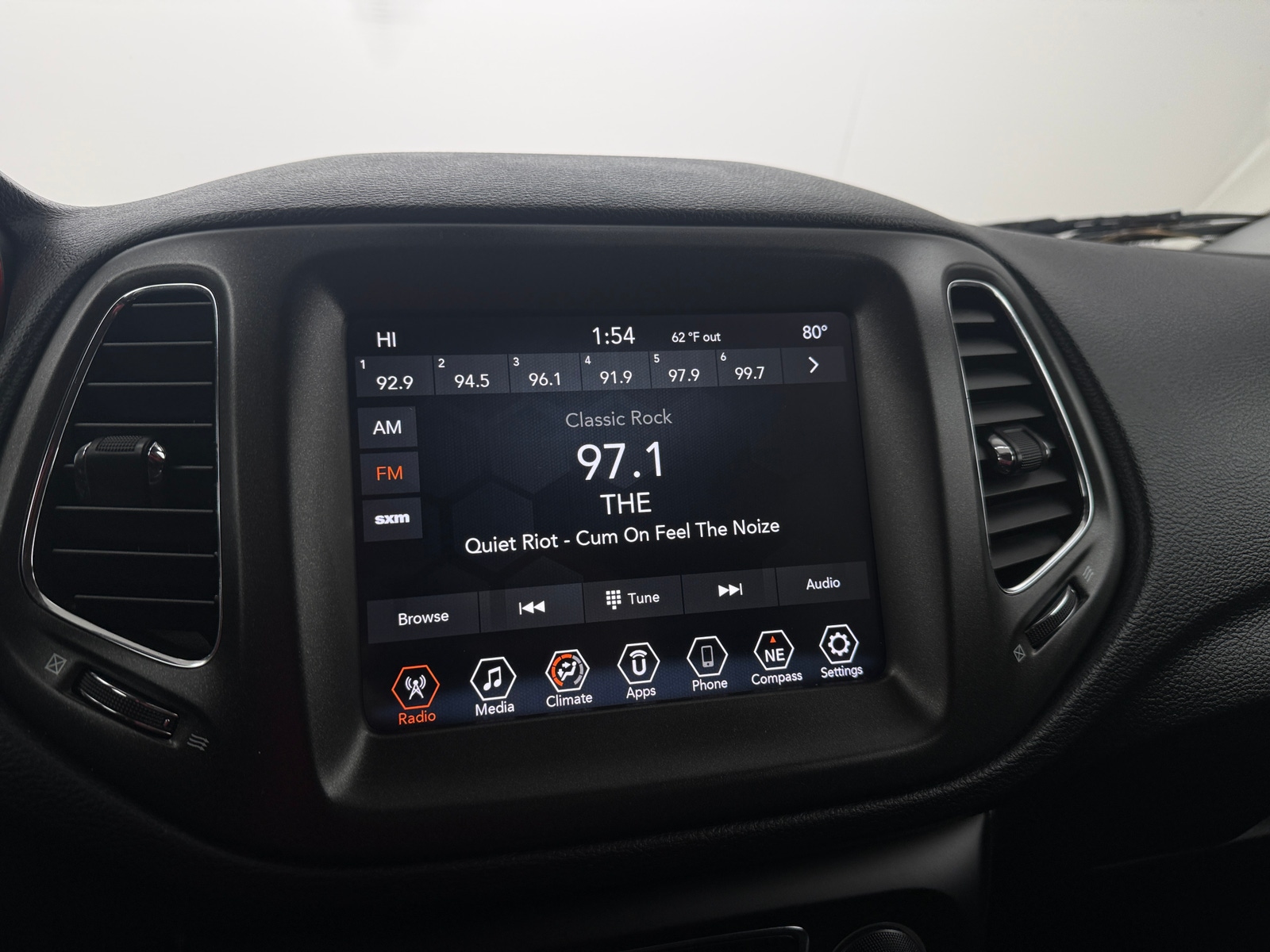 Thumbnail: 2020 Jeep Compass - 3