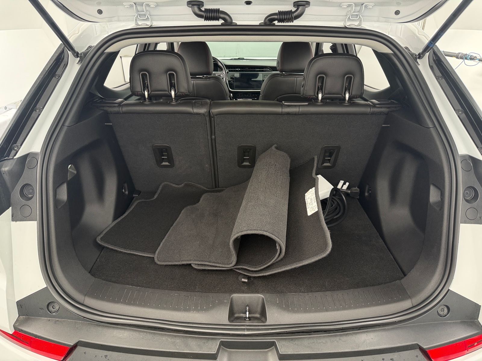 Thumbnail: 2023 Chevrolet Bolt EUV - 6