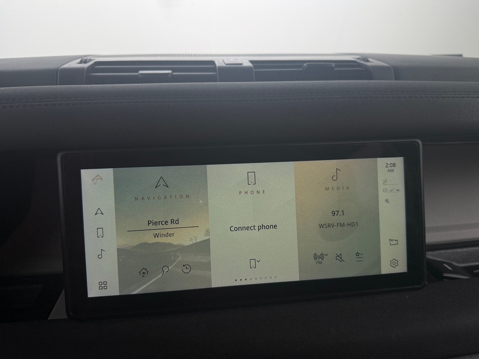 Thumbnail: 2020 Land Rover Defender - 4