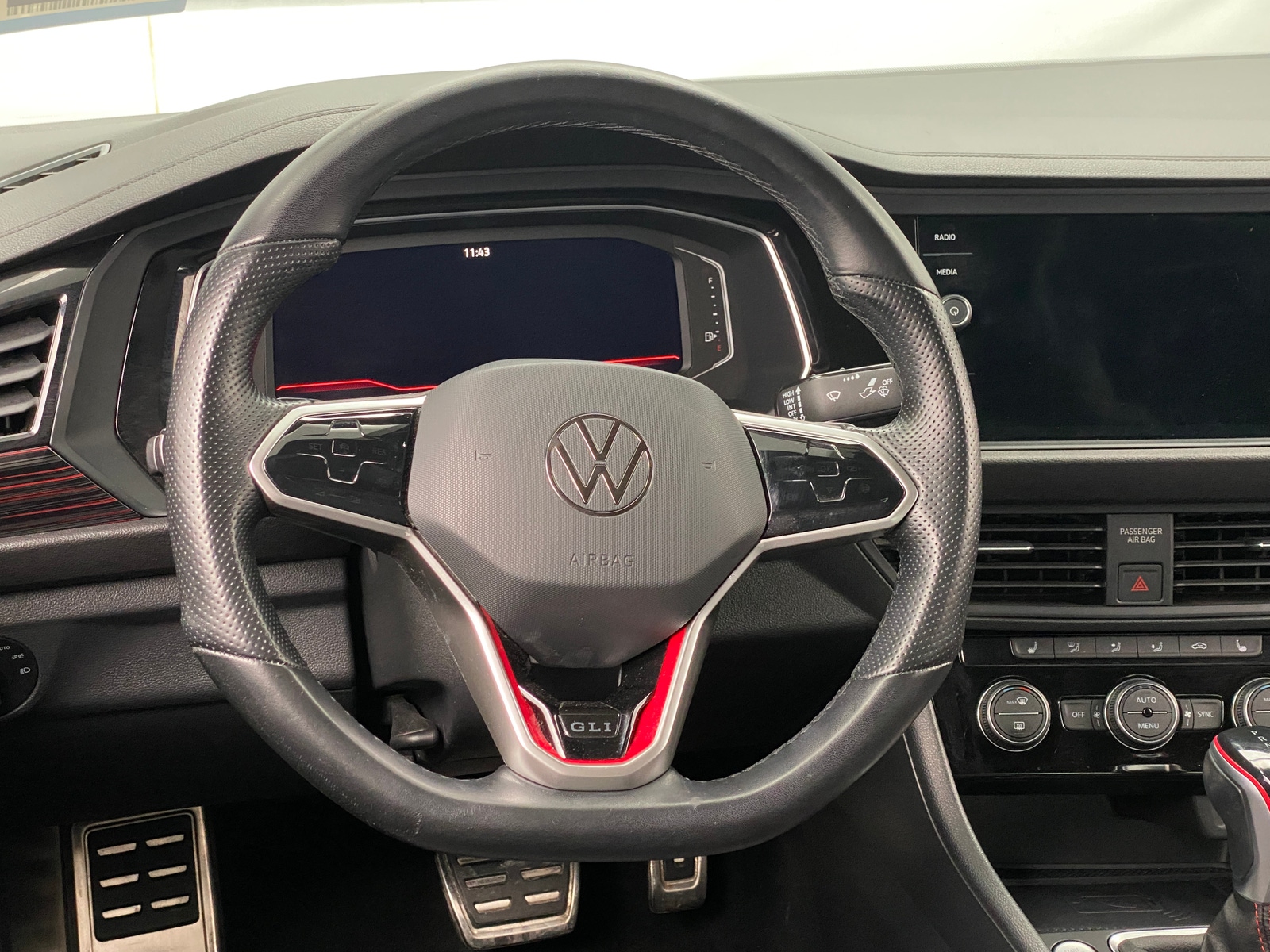 Thumbnail: 2023 Volkswagen Jetta - 4