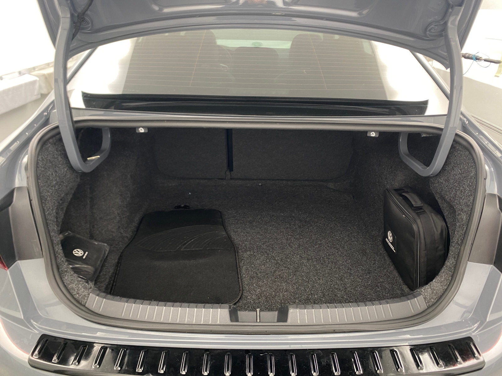 Thumbnail: 2023 Volkswagen Jetta - 6