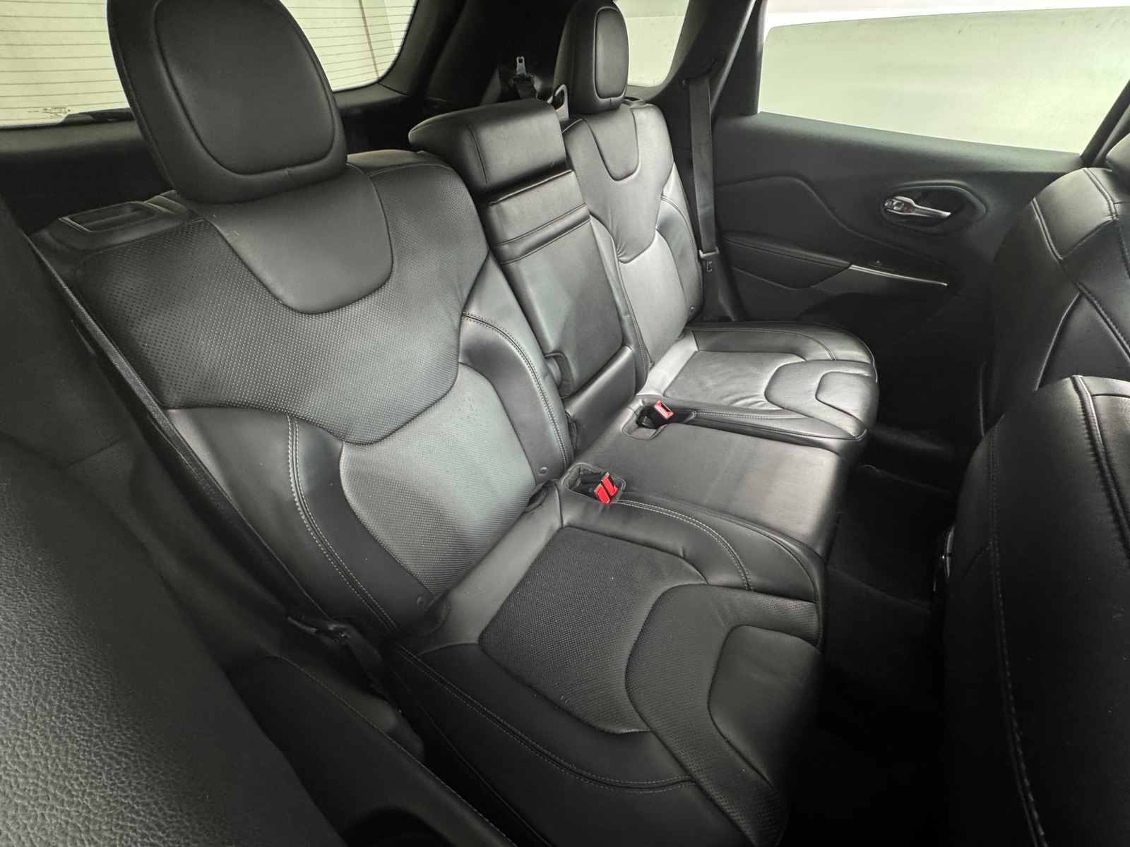 Thumbnail: 2019 Jeep Cherokee - 5