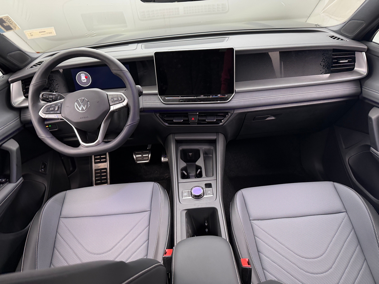 Thumbnail: 2025 Volkswagen Tiguan - 2