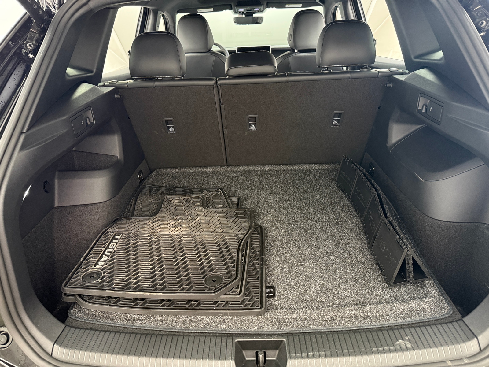 Thumbnail: 2025 Volkswagen Tiguan - 6