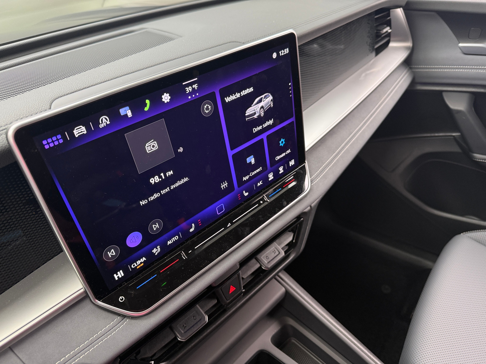 Thumbnail: 2025 Volkswagen Tiguan - 3