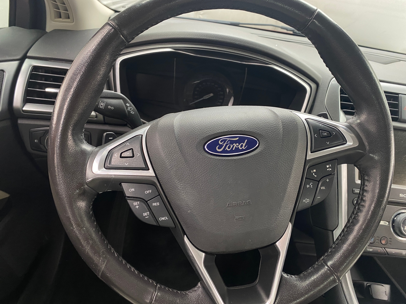 Thumbnail: 2016 Ford Fusion - 4