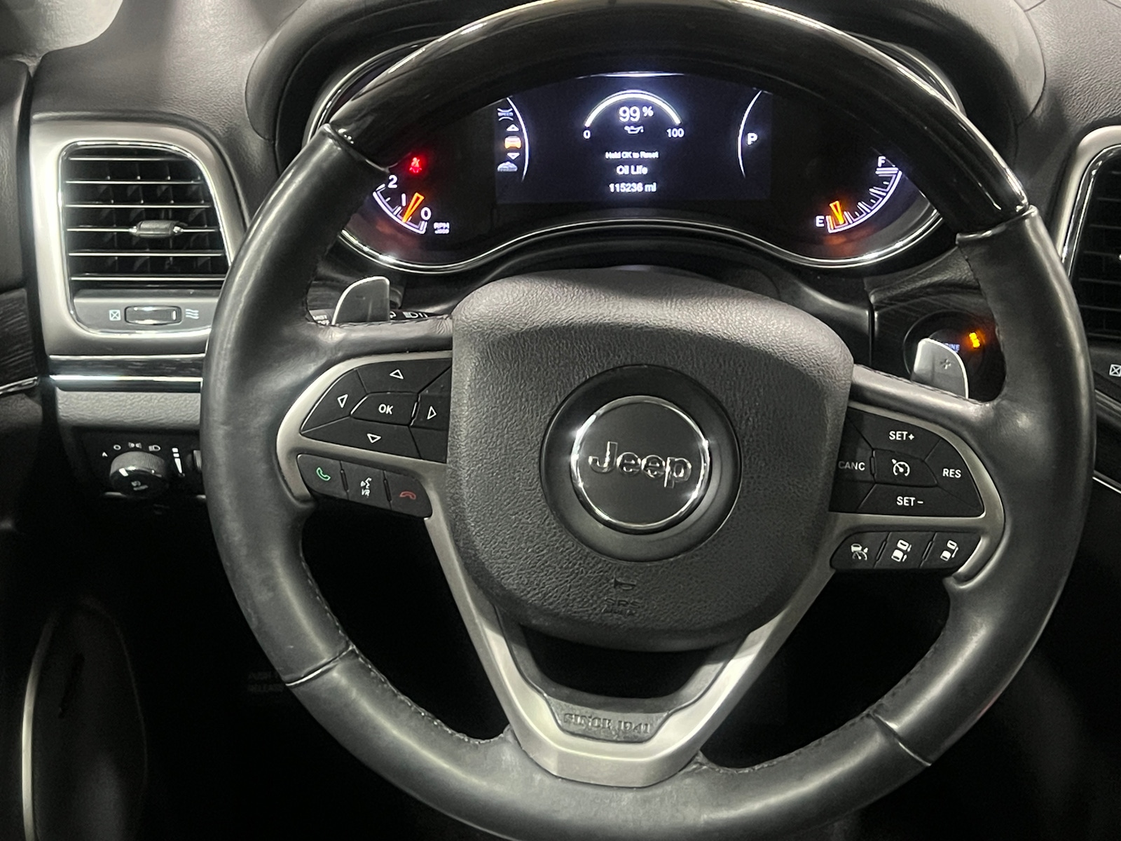 Thumbnail: 2017 Jeep Grand Cherokee - 4