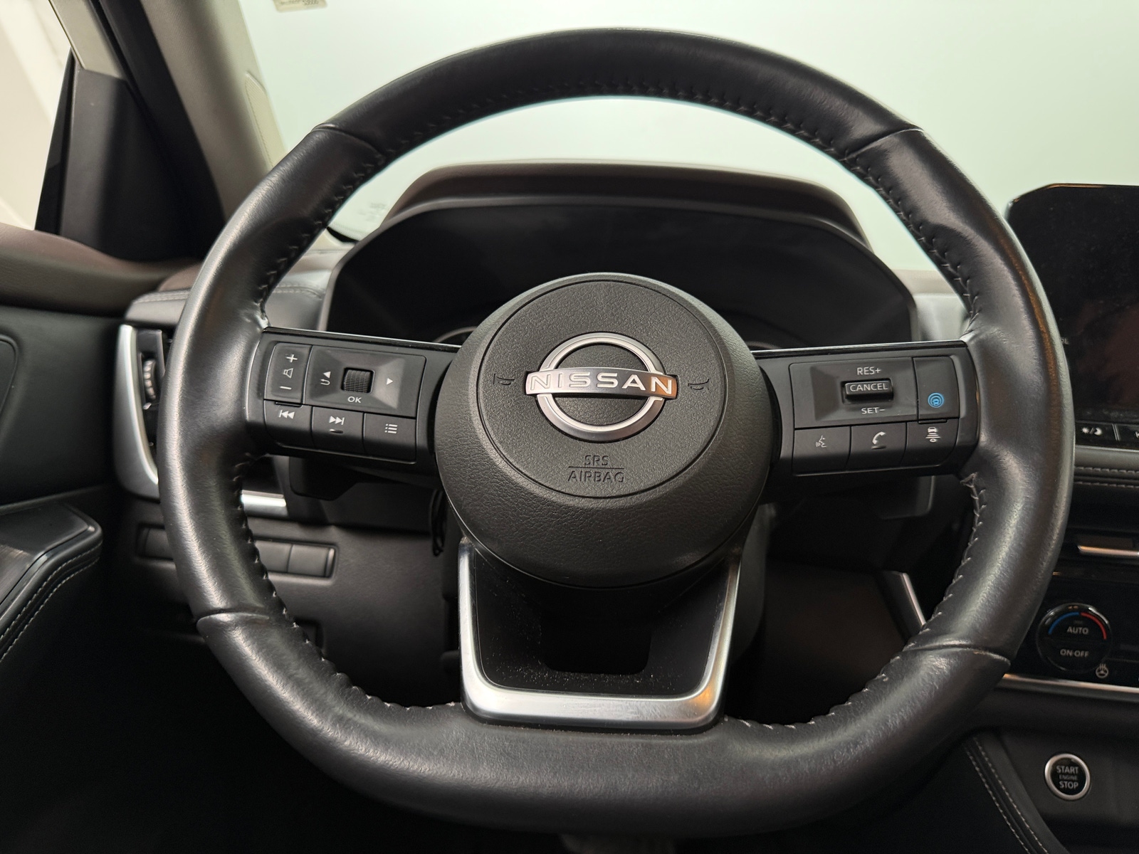 Thumbnail: 2023 Nissan Rogue - 4