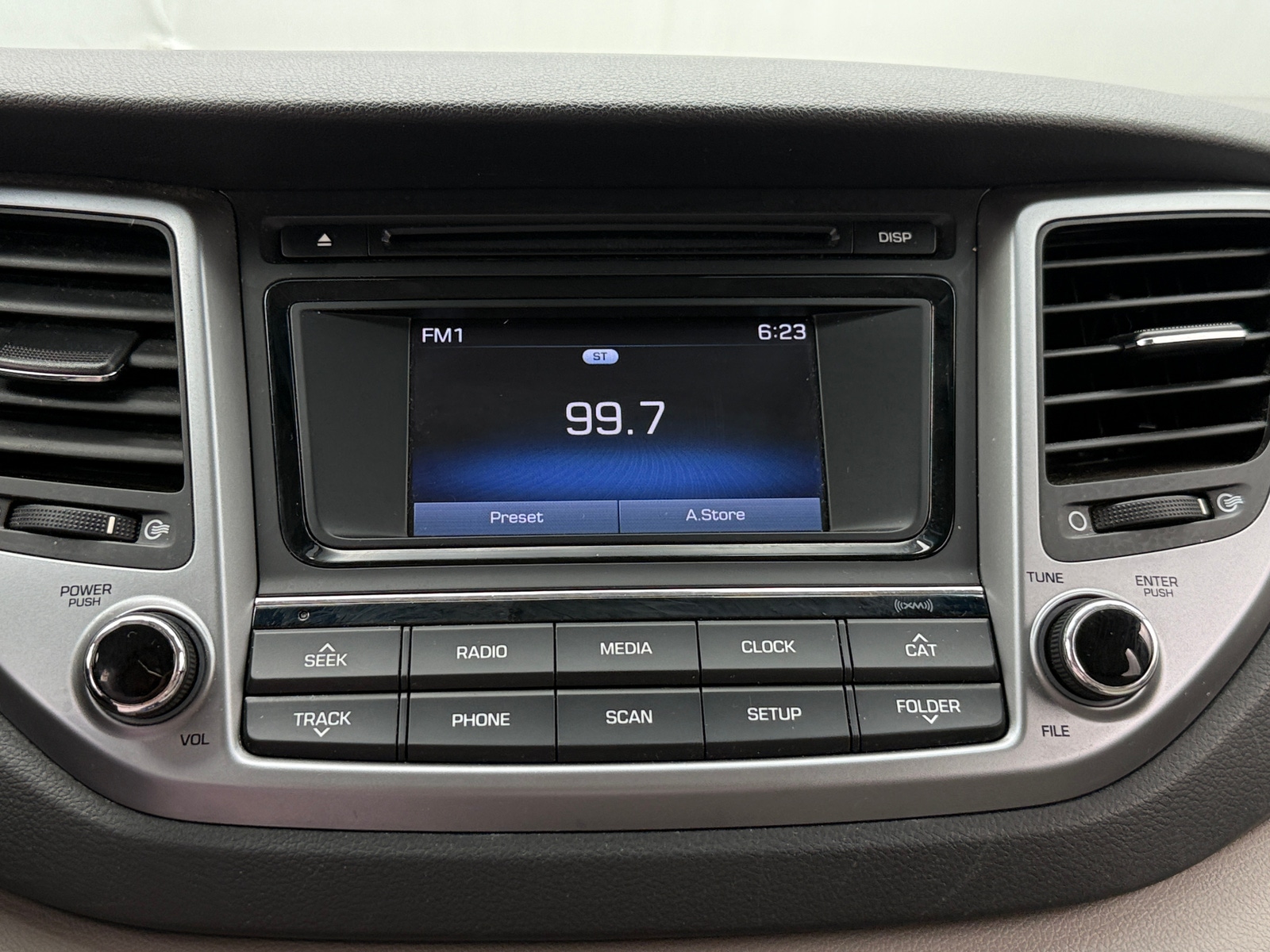 Thumbnail: 2017 Hyundai Tucson - 4