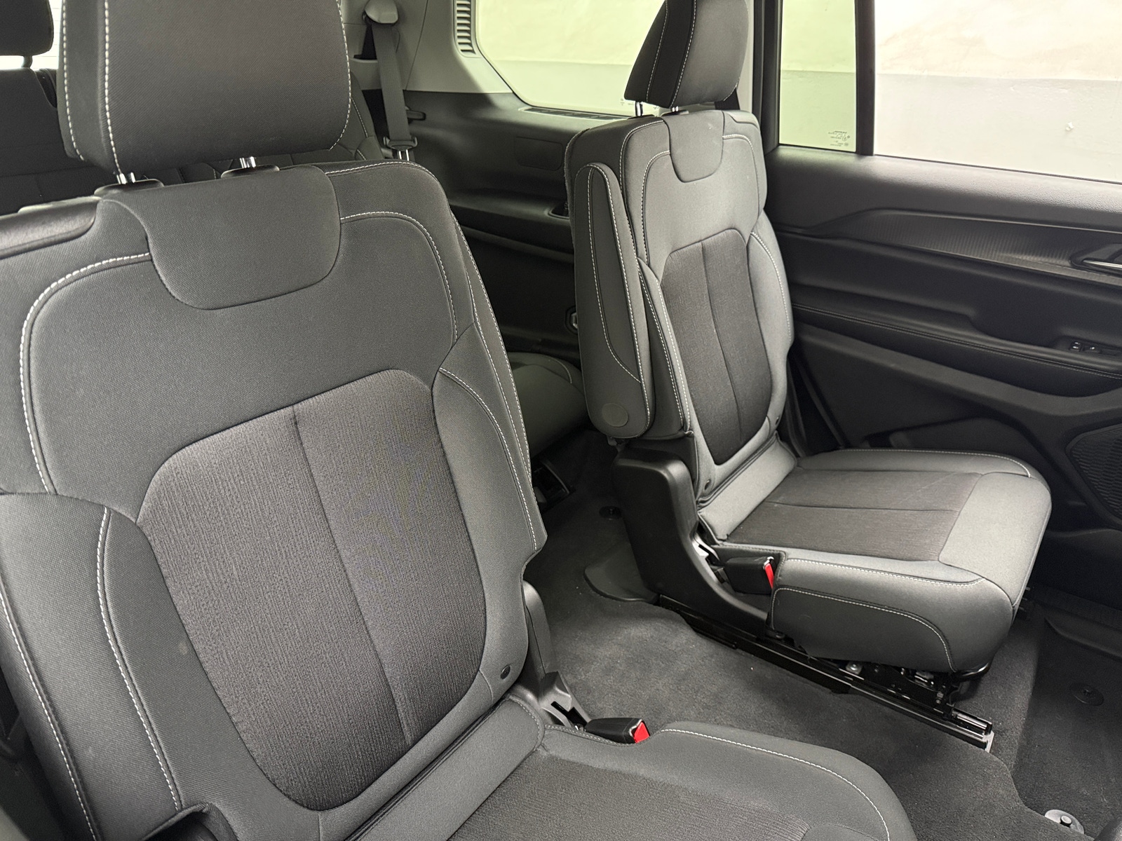 Thumbnail: 2023 Jeep Grand Cherokee L - 6