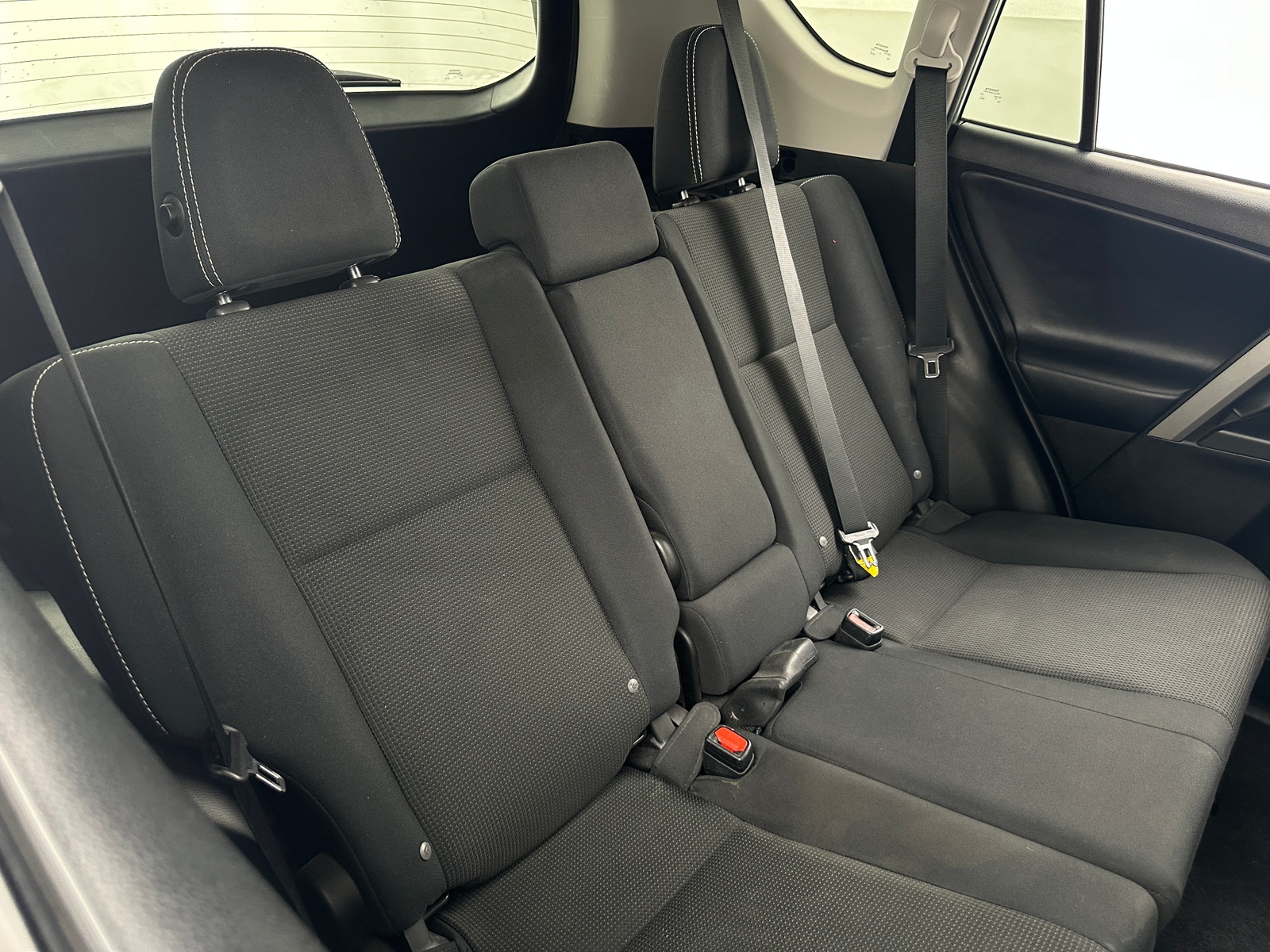 Thumbnail: 2018 Toyota RAV4 - 6