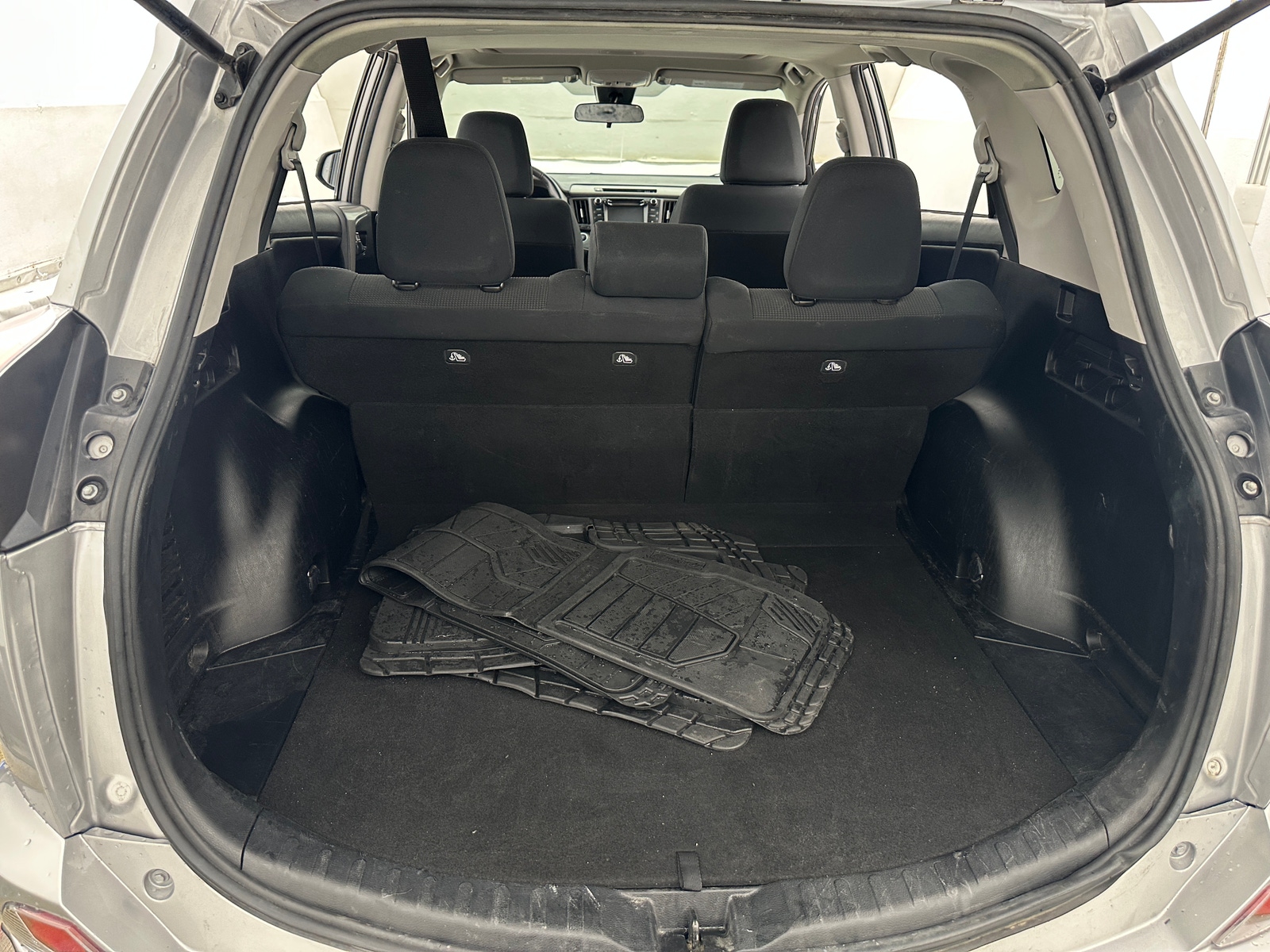 Thumbnail: 2018 Toyota RAV4 - 7