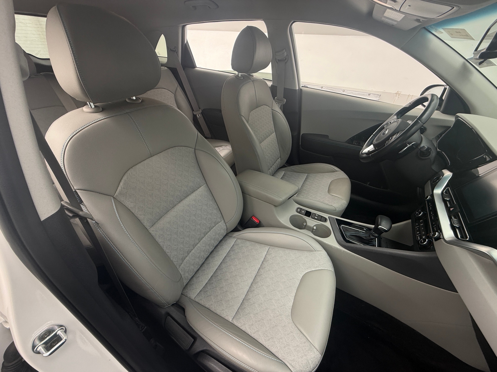 Thumbnail: 2020 Kia Niro - 2