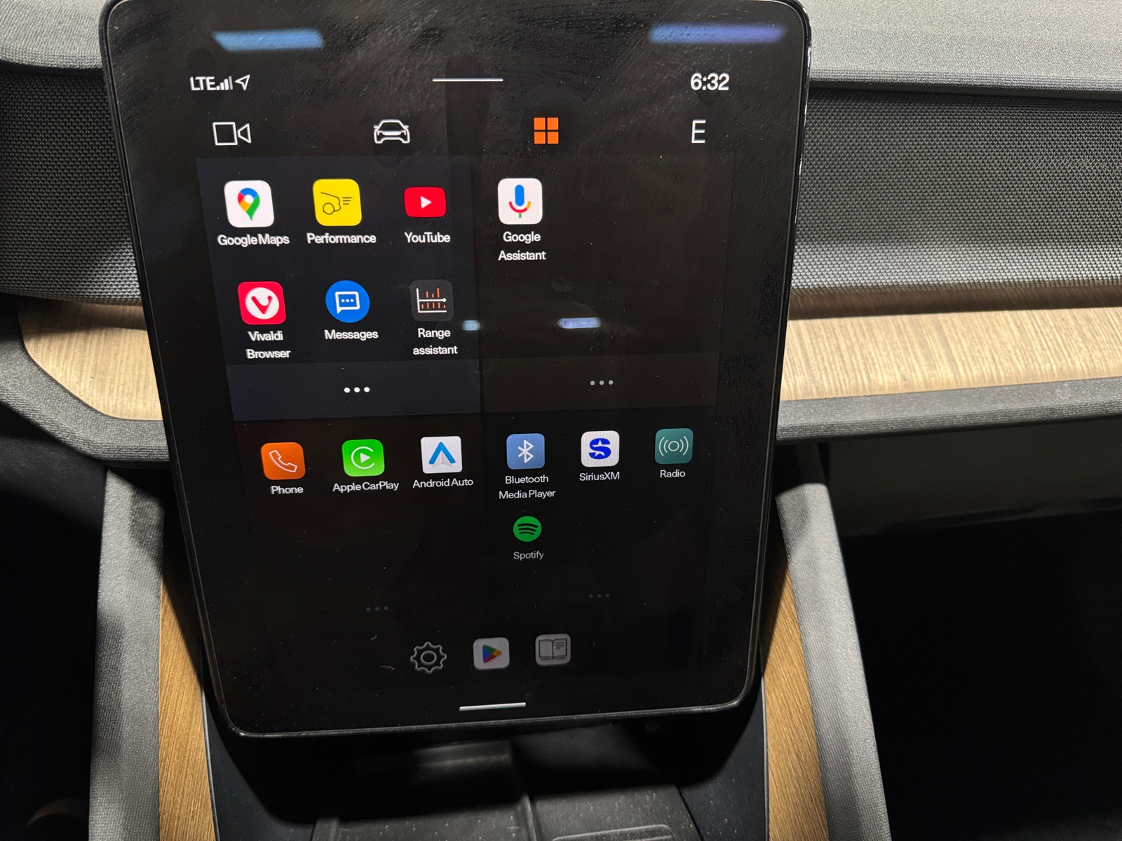 Thumbnail: 2022 Polestar 2 - 4