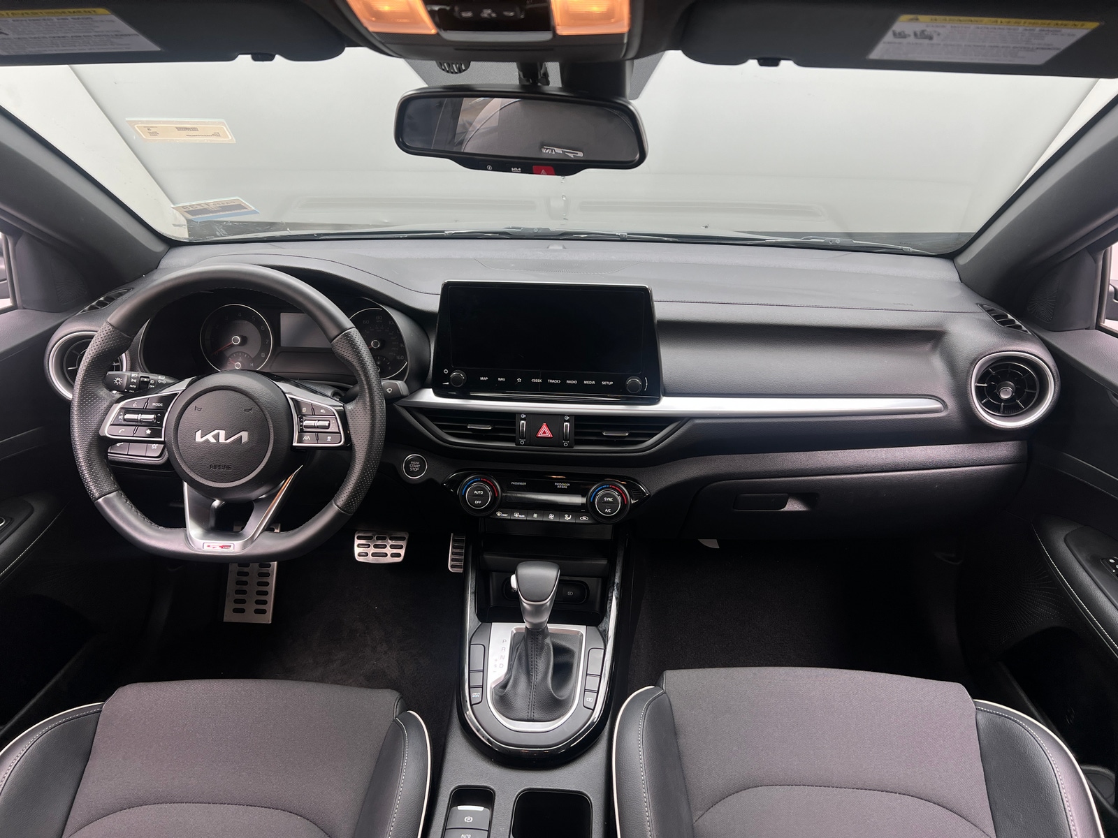 Thumbnail: 2023 Kia Forte - 3