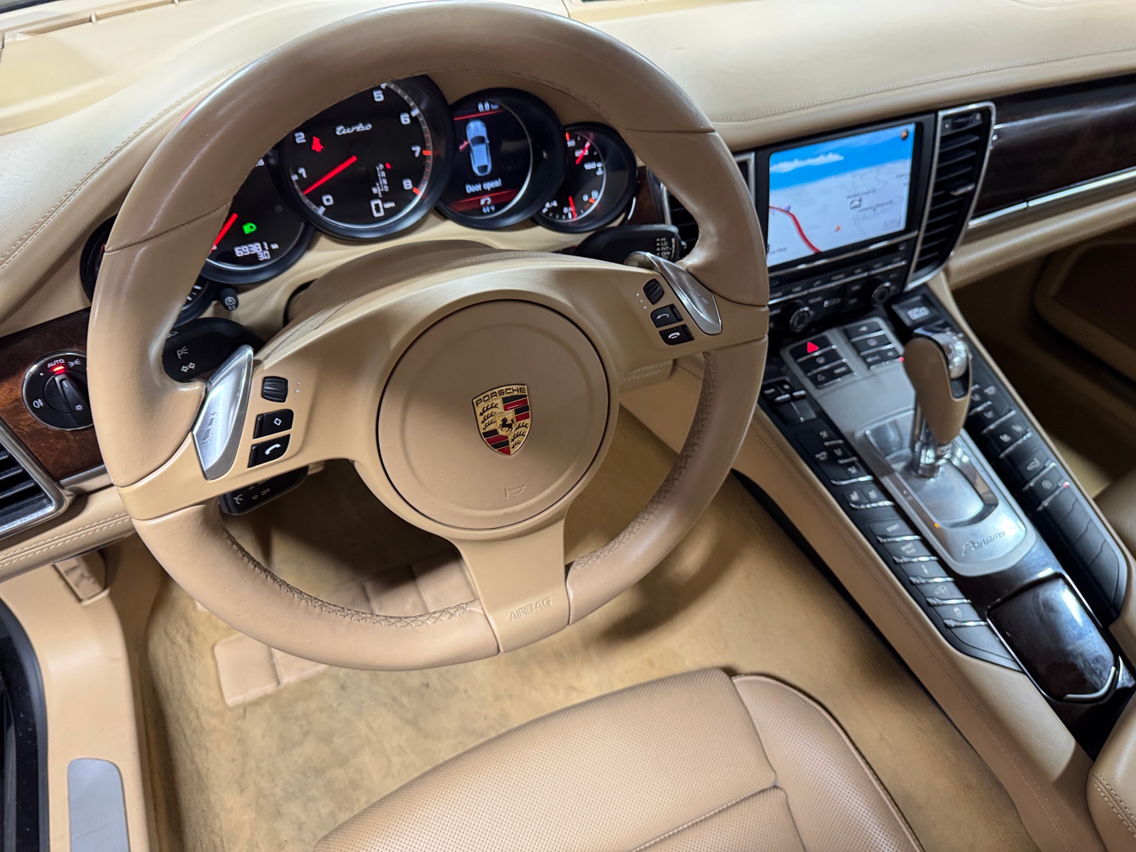 Thumbnail: 2010 Porsche Panamera - 4