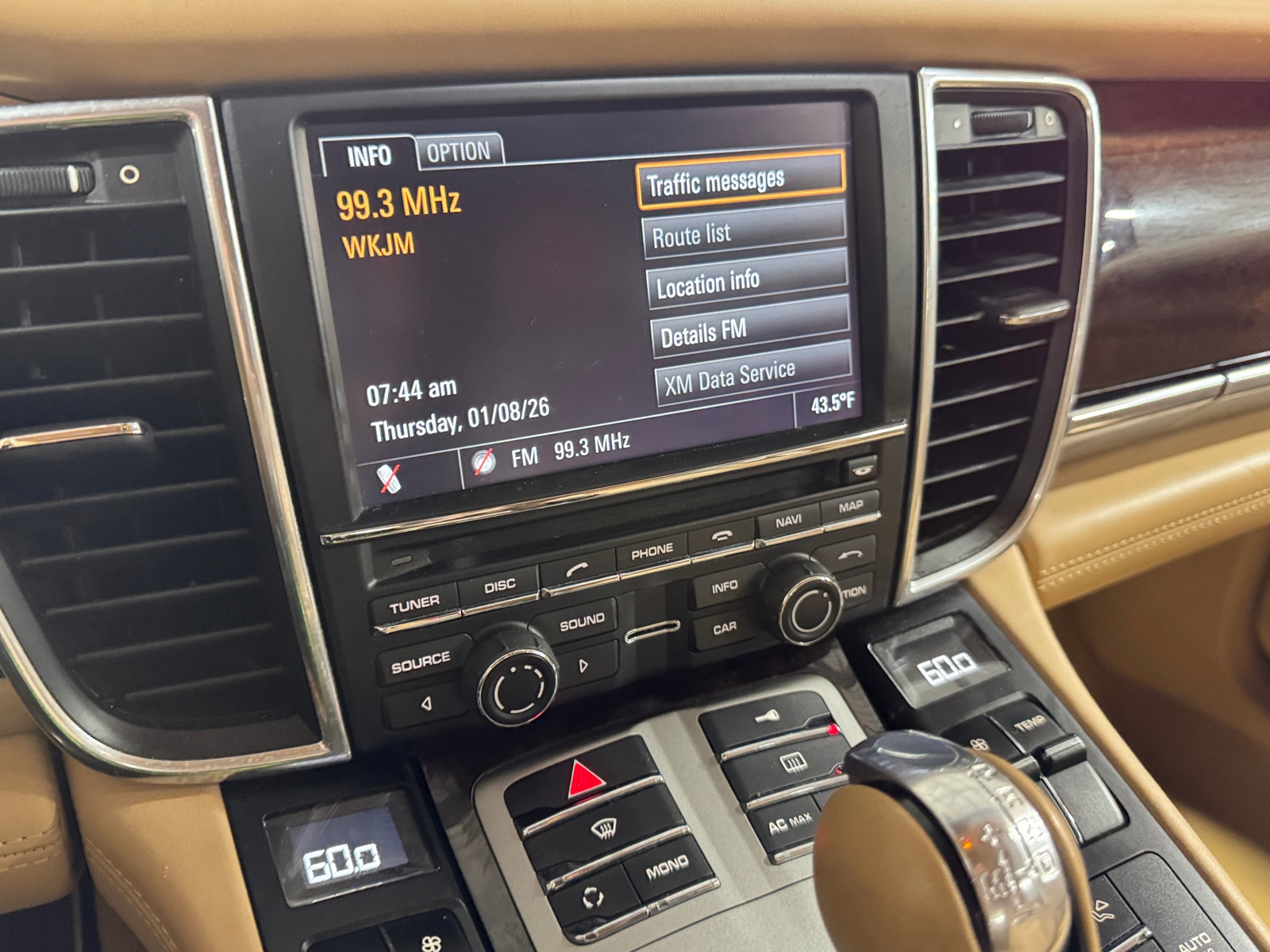 Thumbnail: 2010 Porsche Panamera - 3