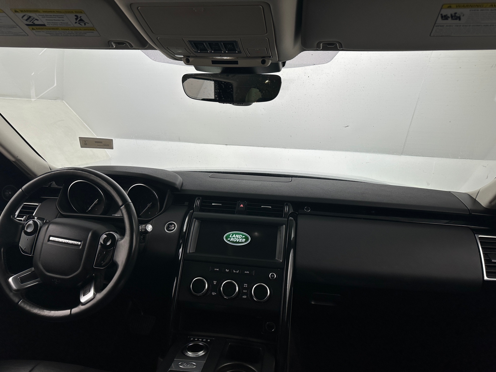 Thumbnail: 2020 Land Rover Discovery - 2