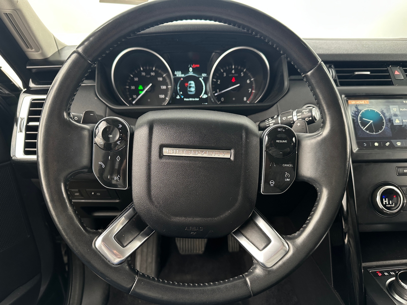 Thumbnail: 2020 Land Rover Discovery - 4