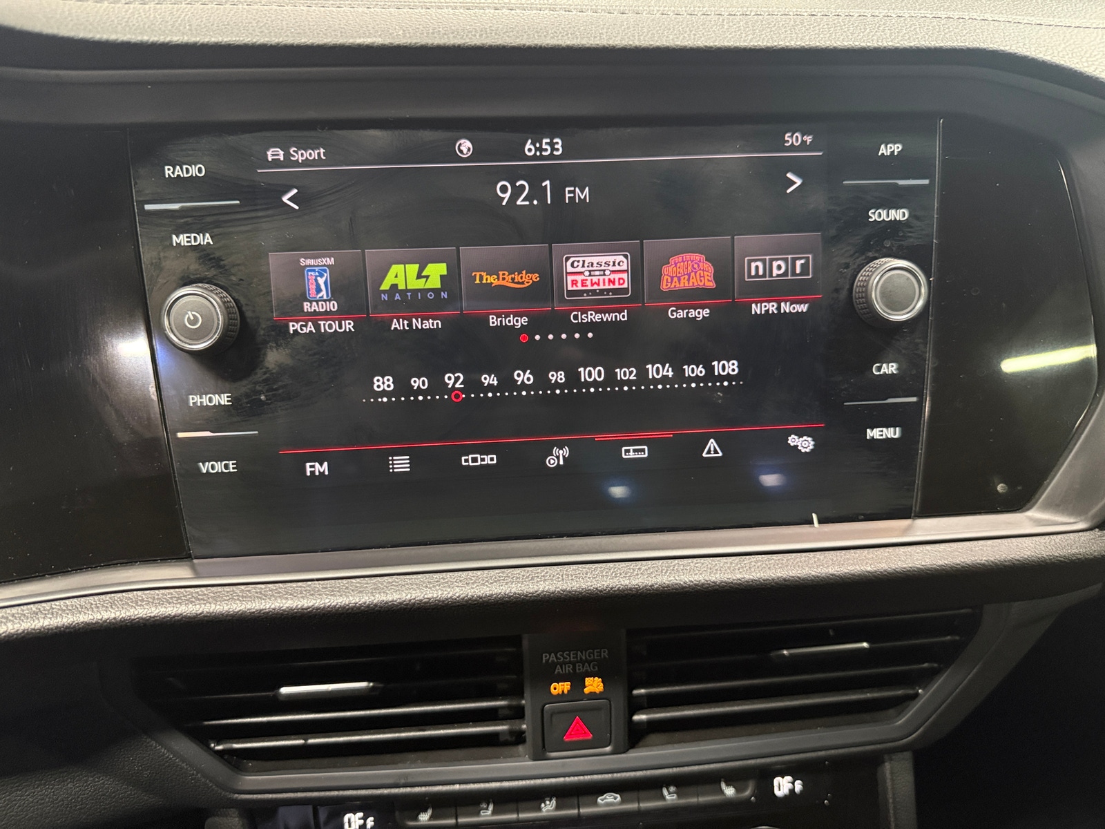 Thumbnail: 2022 Volkswagen Jetta - 3