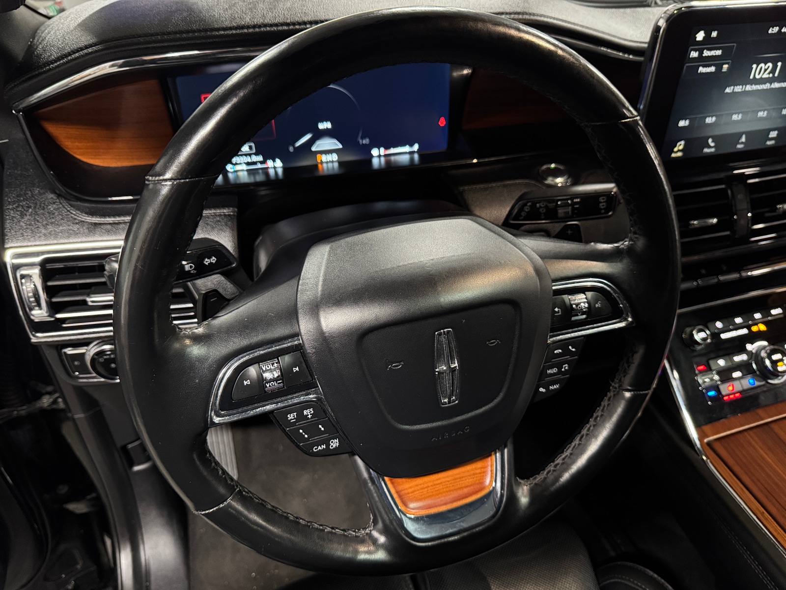 Thumbnail: 2018 Lincoln Navigator L - 4