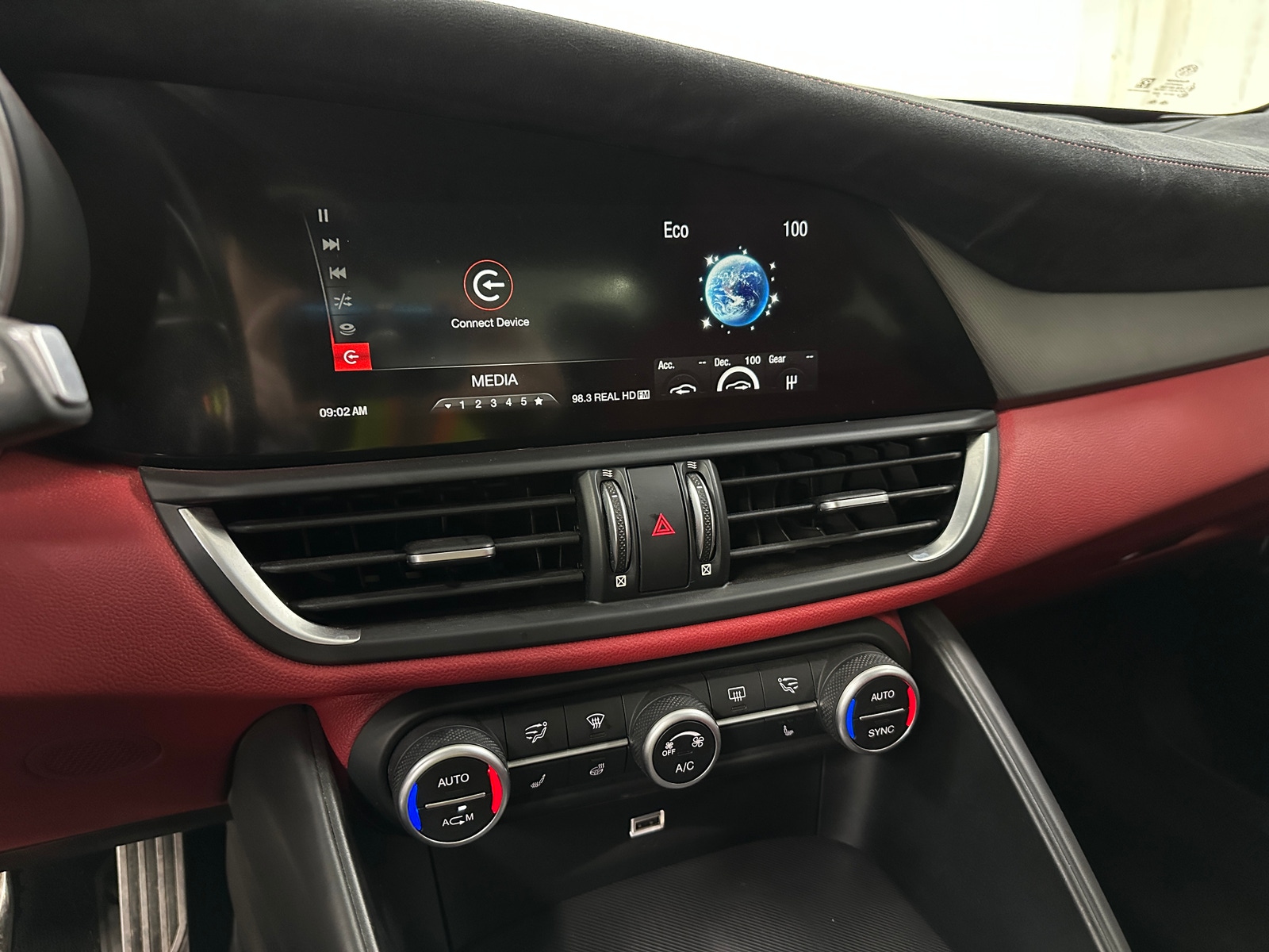 Thumbnail: 2018 Alfa Romeo Giulia - 3