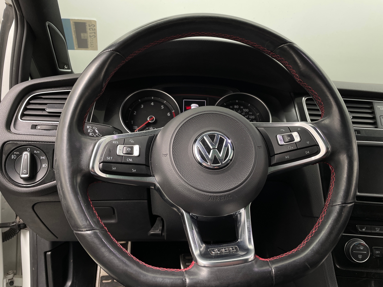 Thumbnail: 2017 Volkswagen Golf - 5