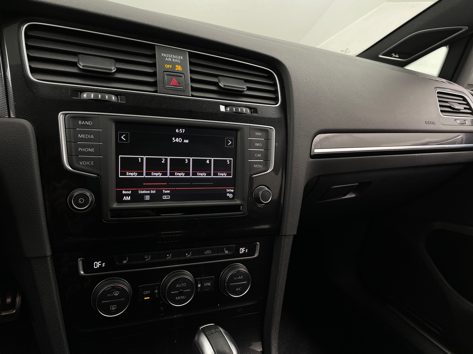 Thumbnail: 2017 Volkswagen Golf - 4