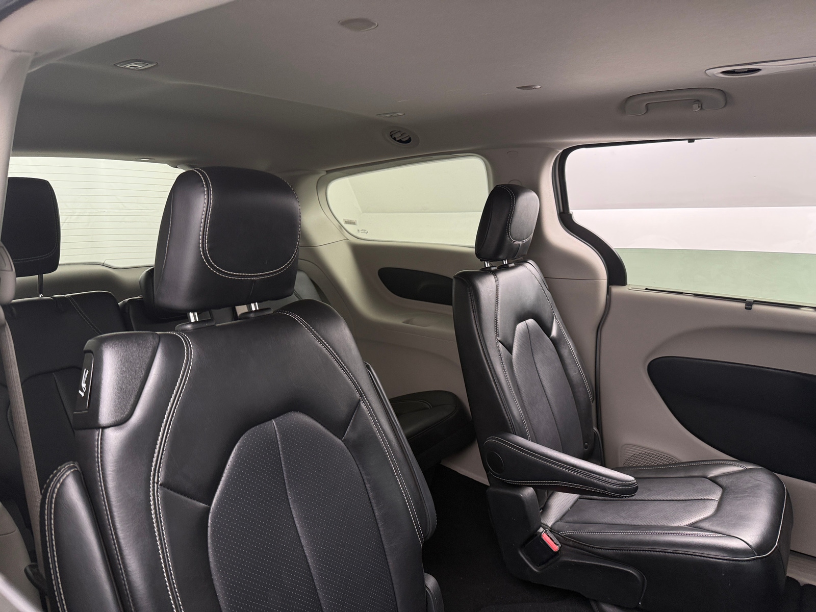 Thumbnail: 2024 Chrysler Pacifica - 5